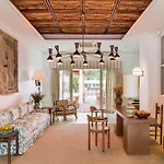 La Tartane Hotel