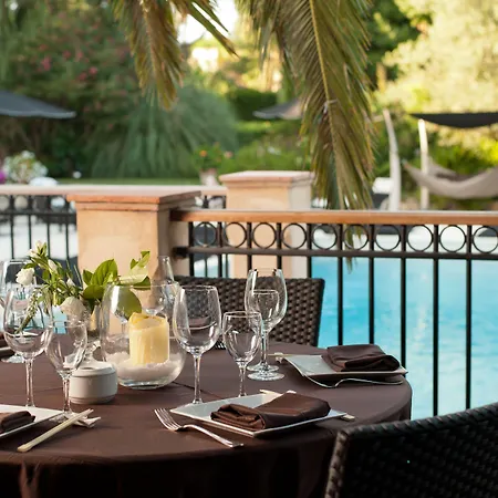 La Tartane Hotel