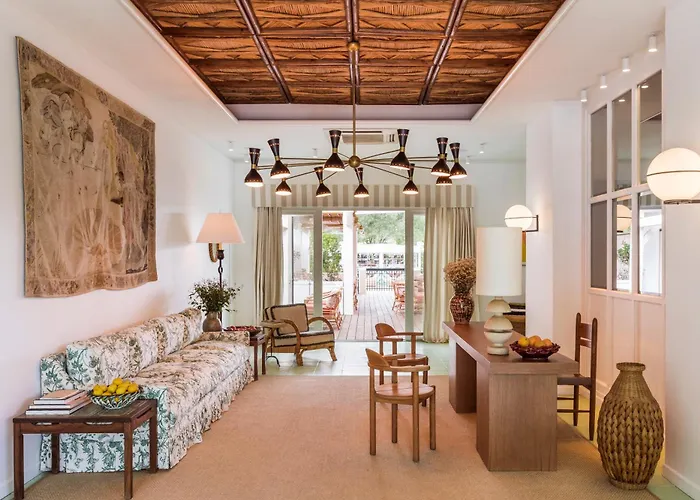 La Tartane Готель