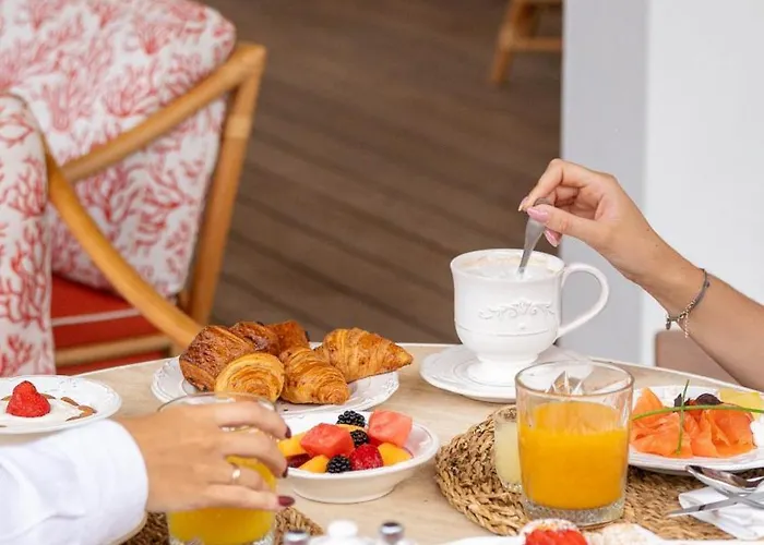 Готель La Tartane